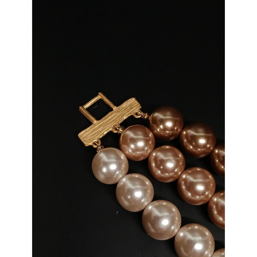 Three-Tone Faux Pearl Bracelet Gold Tone Box Clasp - Picture 16 of 16
